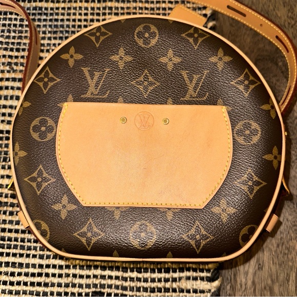 Authentic Louis Vuitton Boite Chapeau Souple MM Monogram Canvas LV Crossbody Bag - Picture 2 of 9